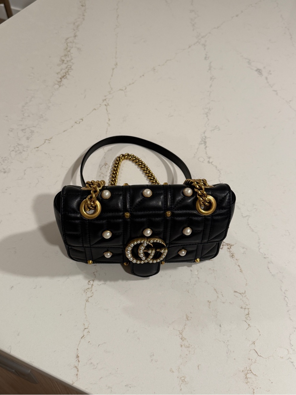 Gucci Black Quilted Shoulder Bag with Pearl Embellishments and Gold Chain - Picture 5 of 9